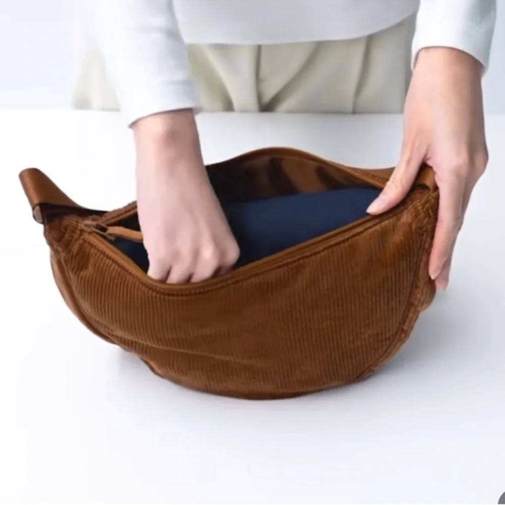 Uniqlo | Bag | Round Mini Shoulder Bag | Dark Brown